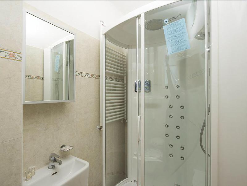 Hotel Villa Linda - Family Hotel - Nuova Costruzione Antisismica Riccione Kültér fotó