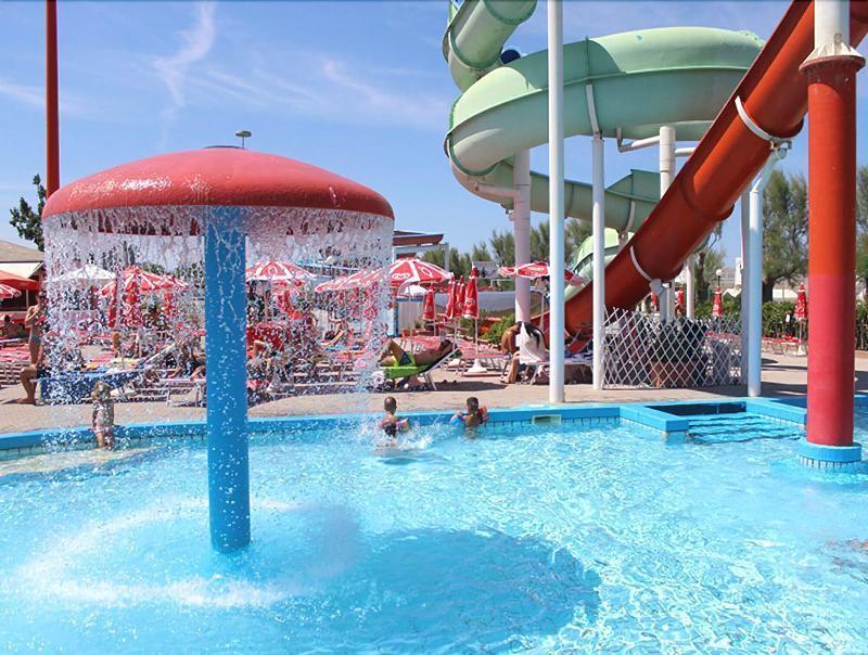Hotel Villa Linda - Family Hotel - Nuova Costruzione Antisismica Riccione Kültér fotó