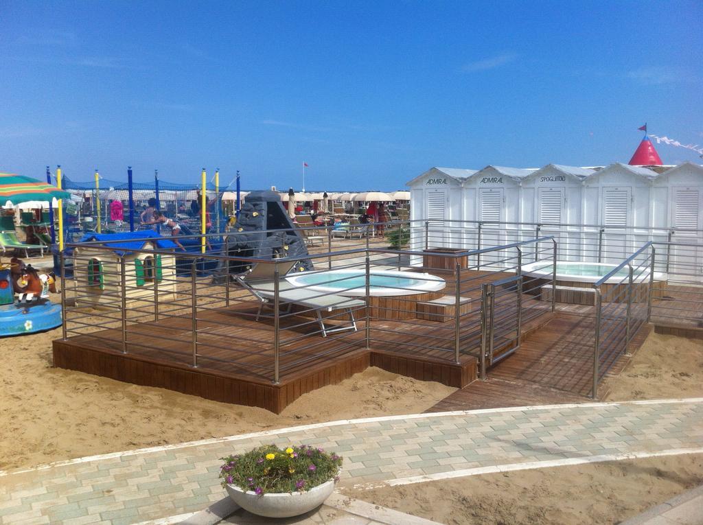 Hotel Villa Linda - Family Hotel - Nuova Costruzione Antisismica Riccione Kültér fotó