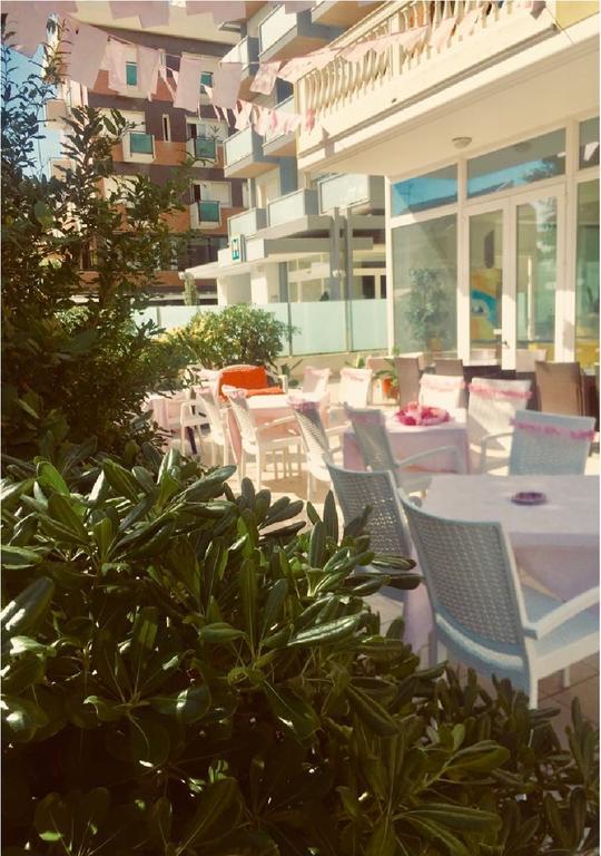 Hotel Villa Linda - Family Hotel - Nuova Costruzione Antisismica Riccione Kültér fotó