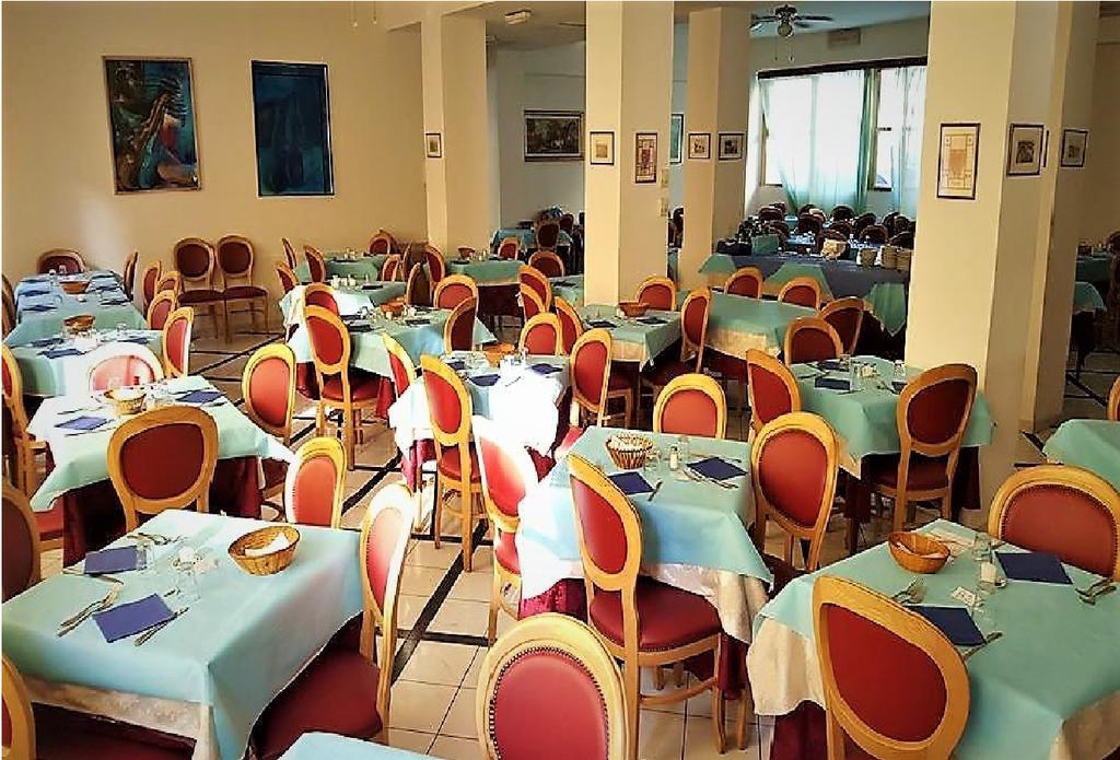 Hotel Villa Linda - Family Hotel - Nuova Costruzione Antisismica Riccione Kültér fotó