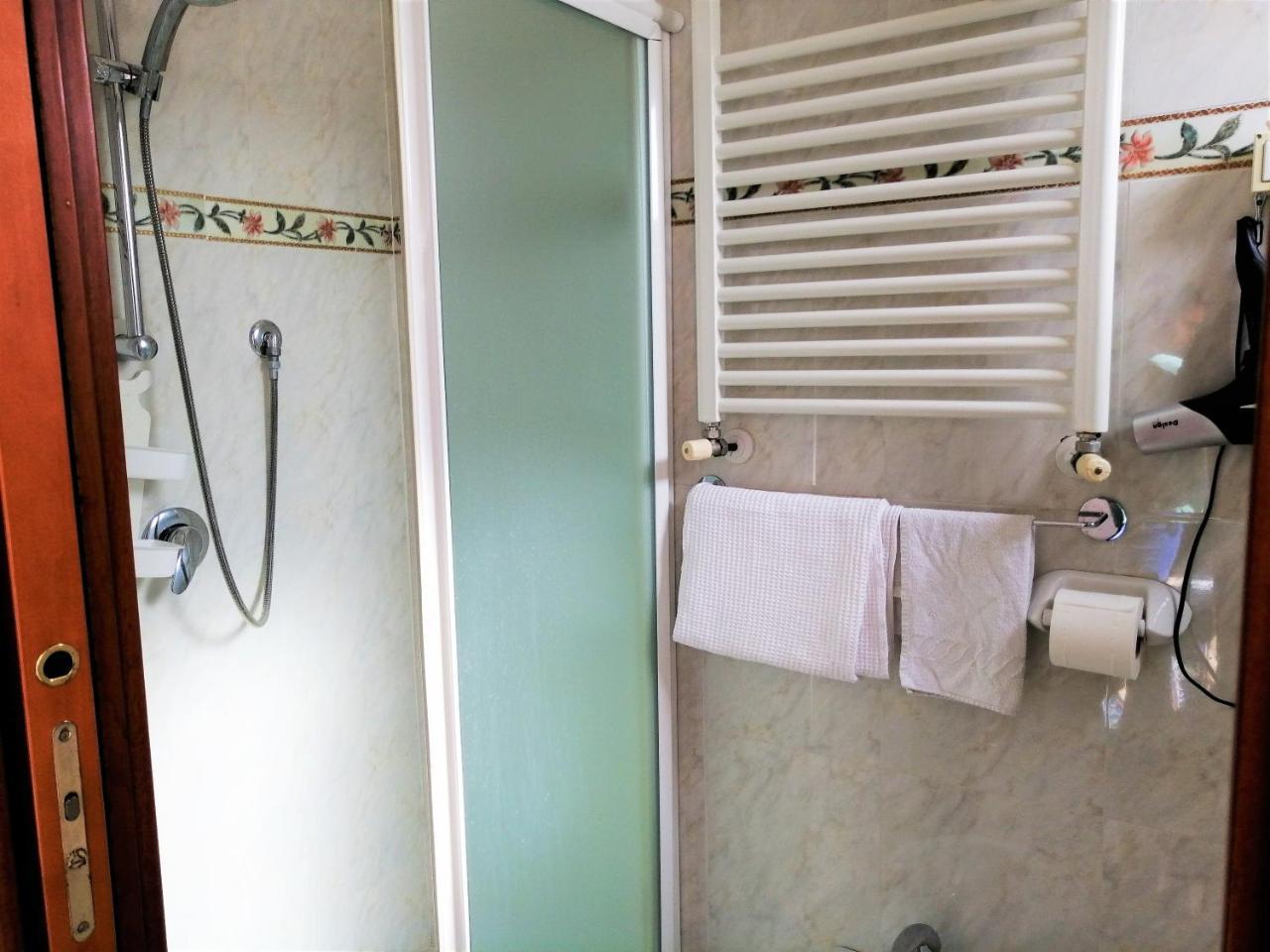 Hotel Villa Linda - Family Hotel - Nuova Costruzione Antisismica Riccione Kültér fotó
