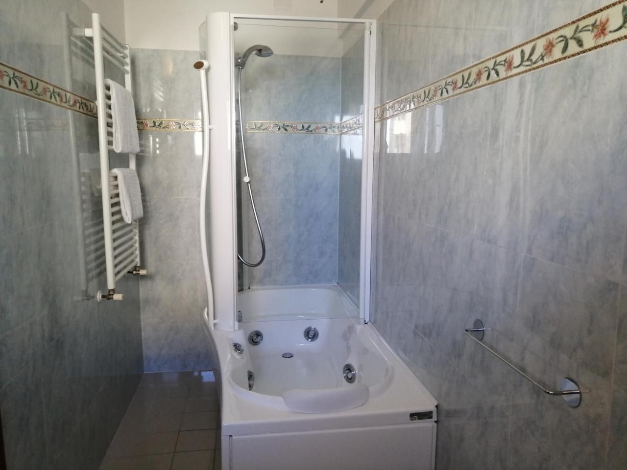 Hotel Villa Linda - Family Hotel - Nuova Costruzione Antisismica Riccione Kültér fotó