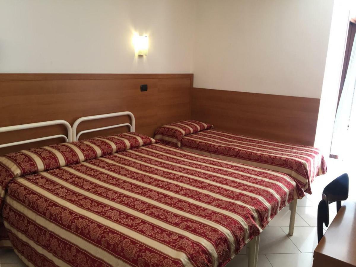 Hotel Villa Linda - Family Hotel - Nuova Costruzione Antisismica Riccione Kültér fotó