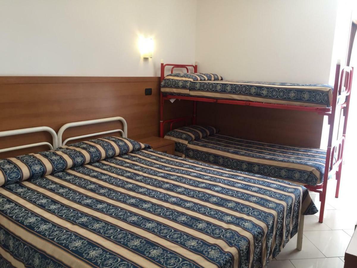 Hotel Villa Linda - Family Hotel - Nuova Costruzione Antisismica Riccione Kültér fotó